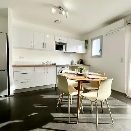 Le Grenat Apartment